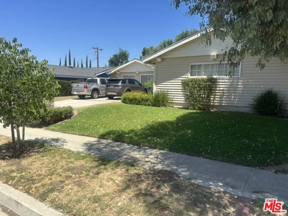 6733 Bernal Street Simi Valley, CA 93063