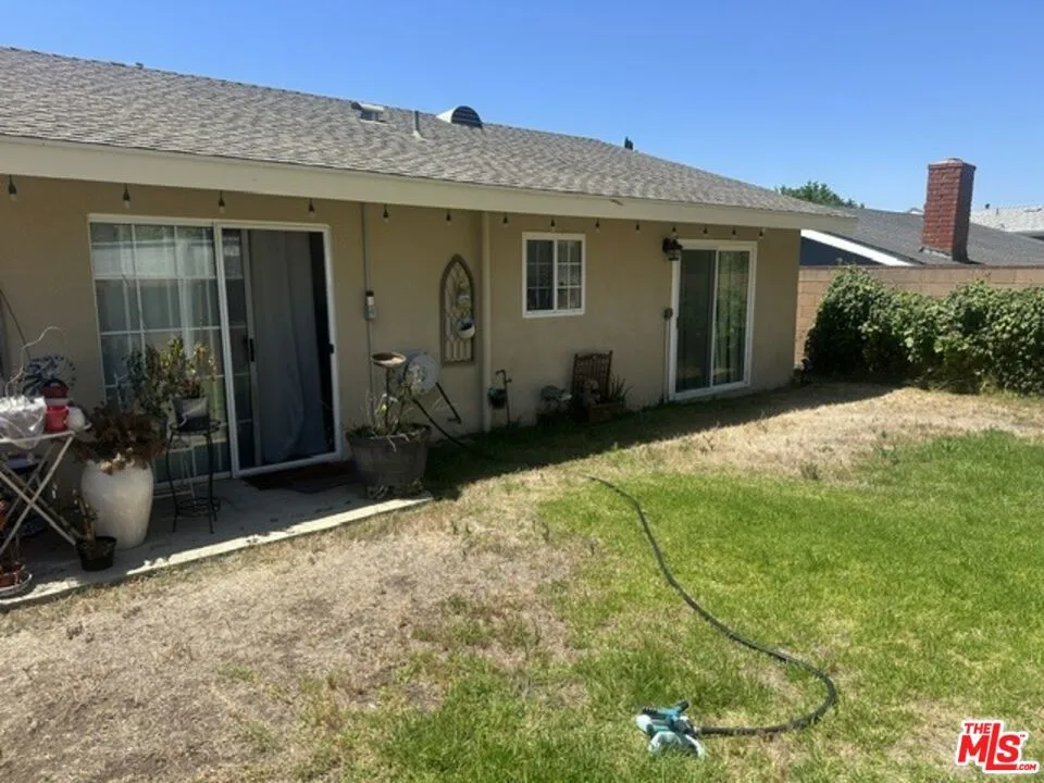 6733 Bernal Street Simi Valley, CA 93063