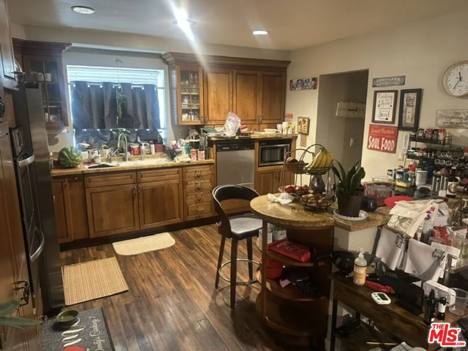 6733 Bernal Street Simi Valley, CA 93063