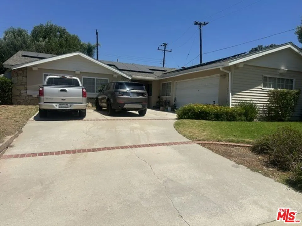 6733 Bernal Street Simi Valley, CA 93063