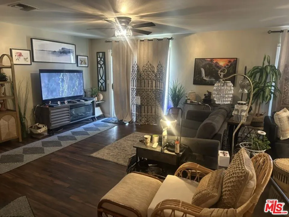 6733 Bernal Street Simi Valley, CA 93063