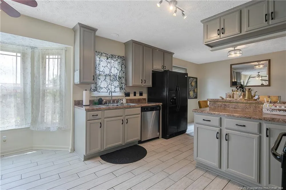 6213 Streeter Drive Hope Mills, NC 28348