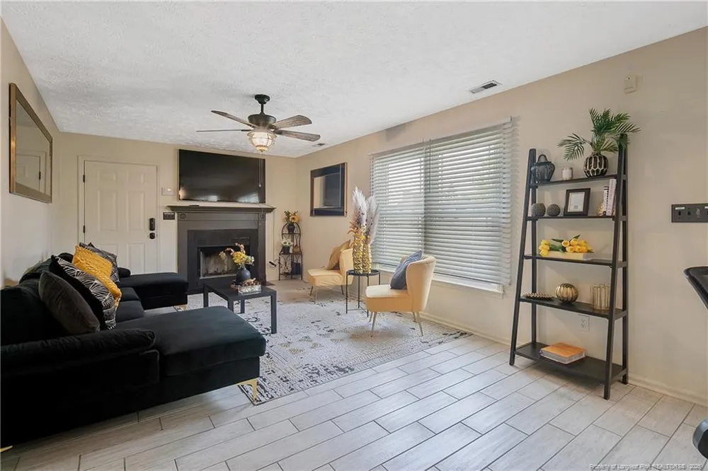 6213 Streeter Drive Hope Mills, NC 28348
