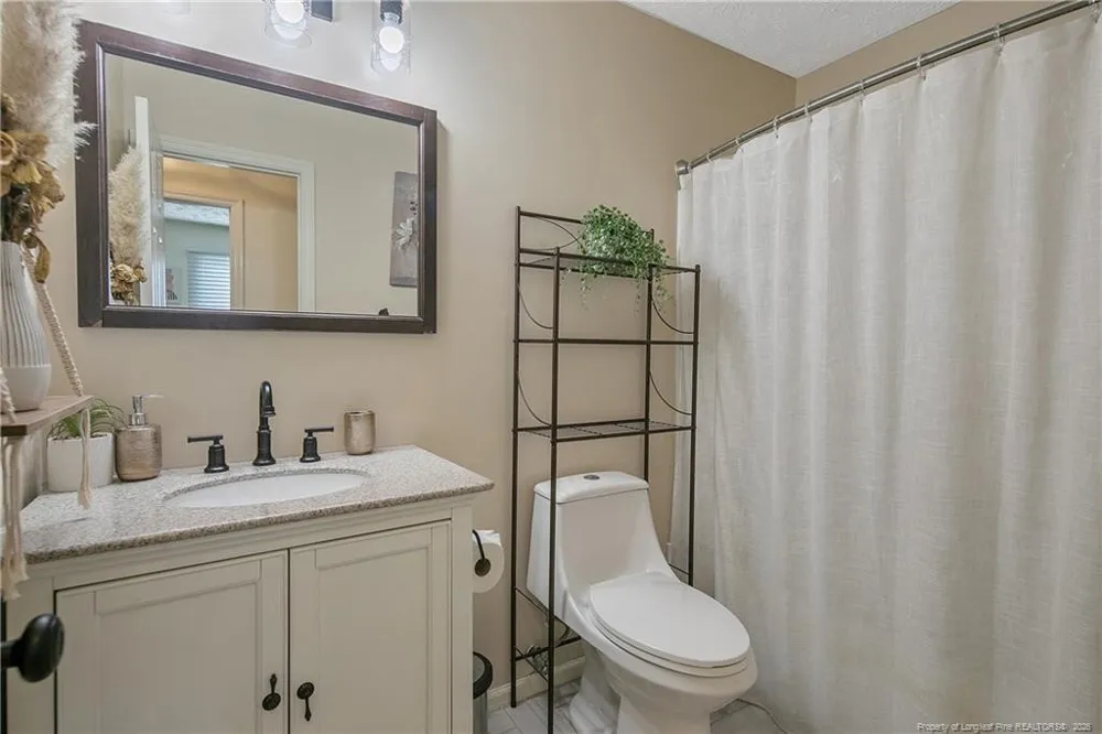 6213 Streeter Drive Hope Mills, NC 28348
