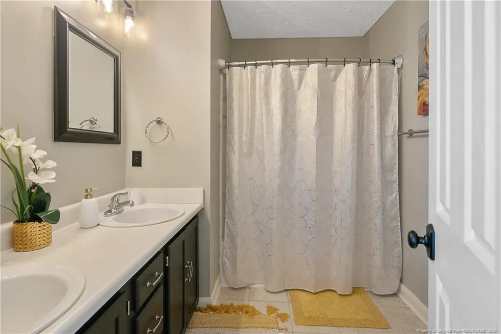 6213 Streeter Drive Hope Mills, NC 28348