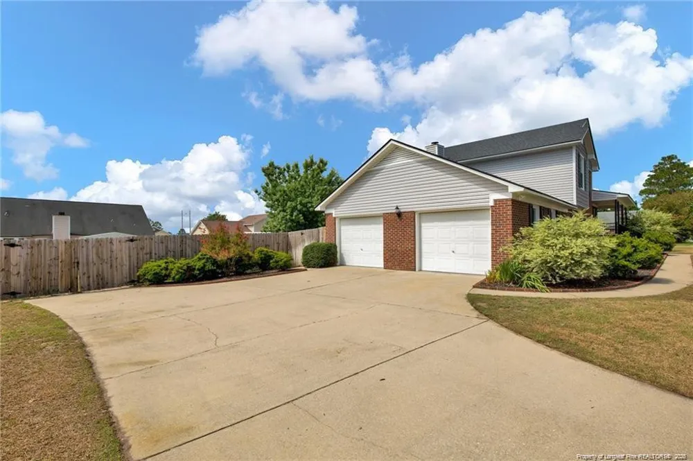 6213 Streeter Drive Hope Mills, NC 28348