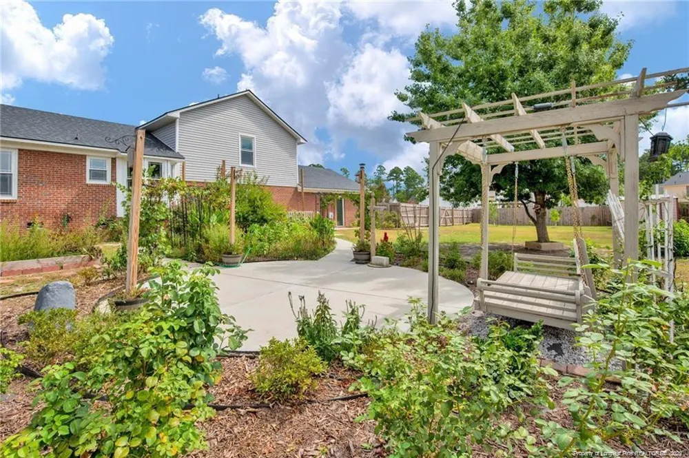 6213 Streeter Drive Hope Mills, NC 28348