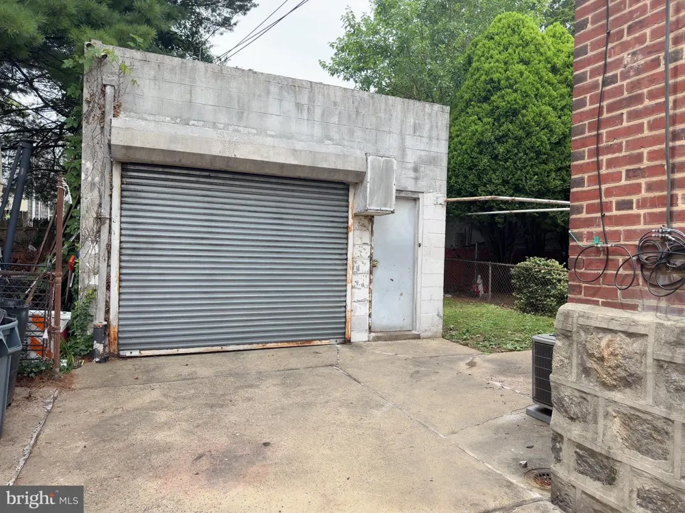 7476 OXFORD AVENUE Philadelphia, PA 19111