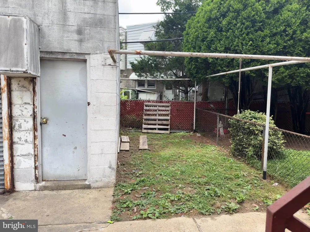 7476 OXFORD AVENUE Philadelphia, PA 19111