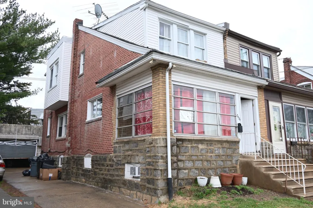 7476 OXFORD AVENUE Philadelphia, PA 19111