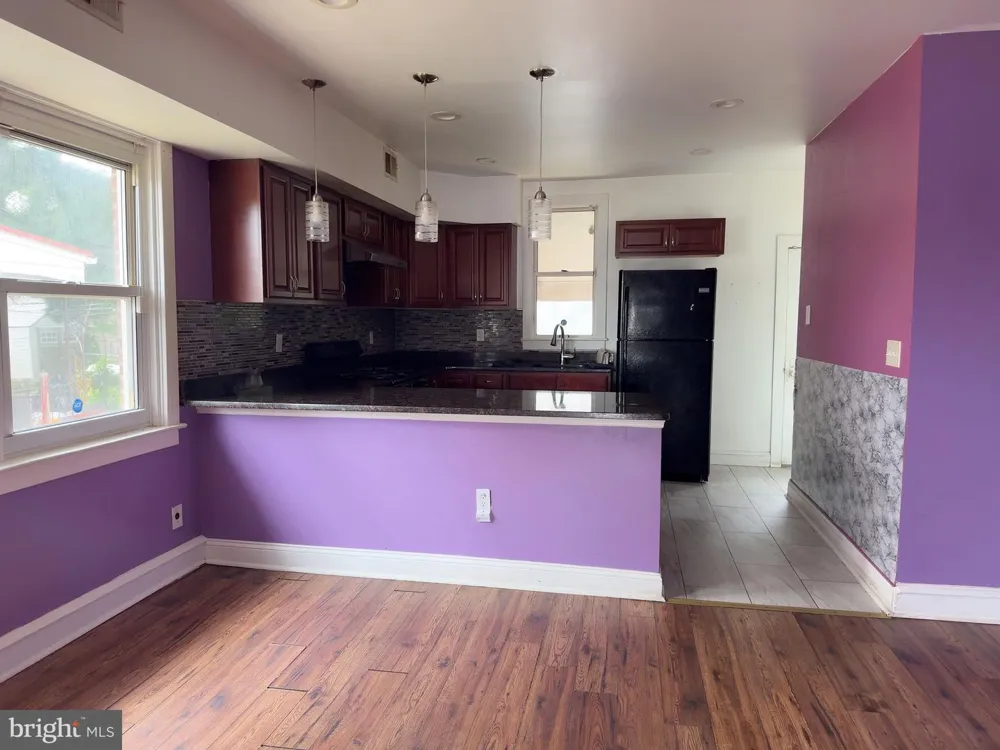 7476 OXFORD AVENUE Philadelphia, PA 19111