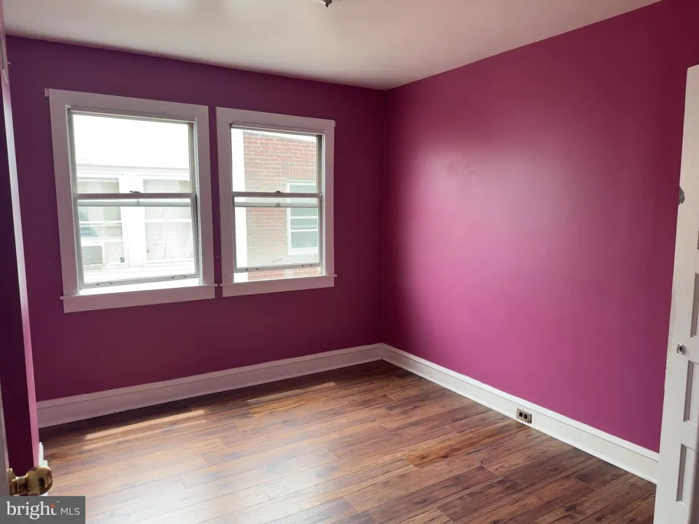 7476 OXFORD AVENUE Philadelphia, PA 19111
