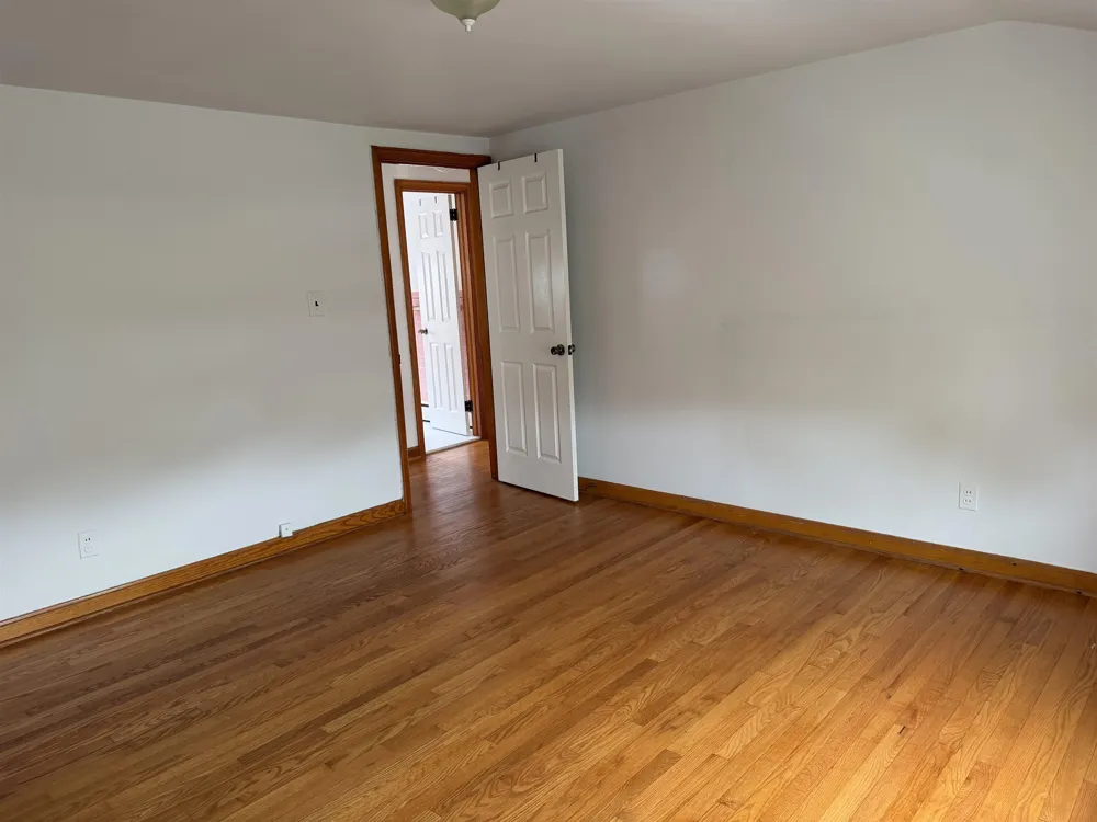 654 CHASE AVE Lyndhurst, NJ 07071