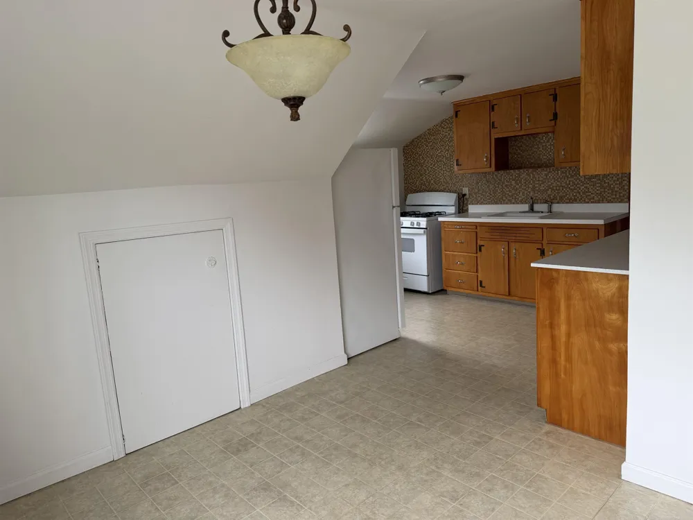 654 CHASE AVE Lyndhurst, NJ 07071