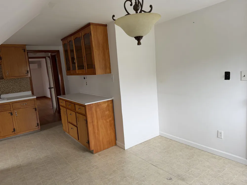654 CHASE AVE Lyndhurst, NJ 07071
