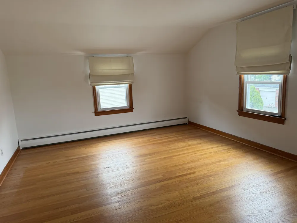 654 CHASE AVE Lyndhurst, NJ 07071