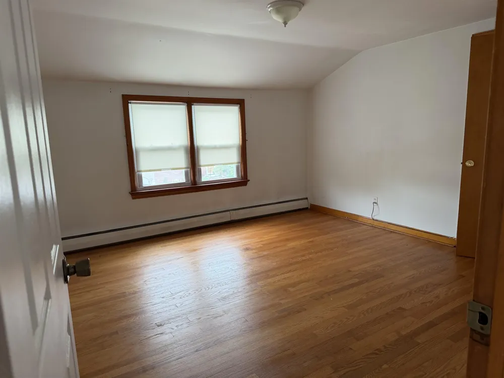 654 CHASE AVE Lyndhurst, NJ 07071