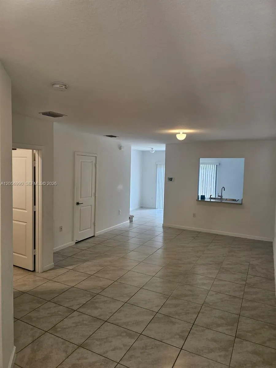 561 NE 5th St Florida City, FL 33034