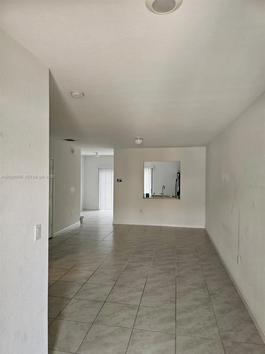 561 NE 5th St Florida City, FL 33034