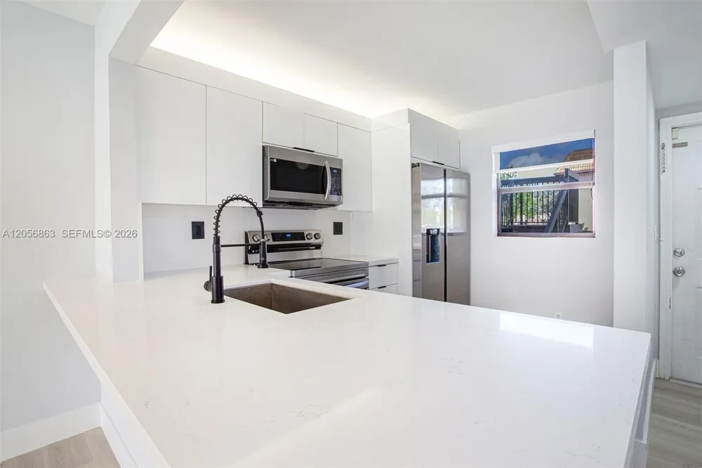 1000 NW 106th Ter #101 Pembroke Pines, FL 33026