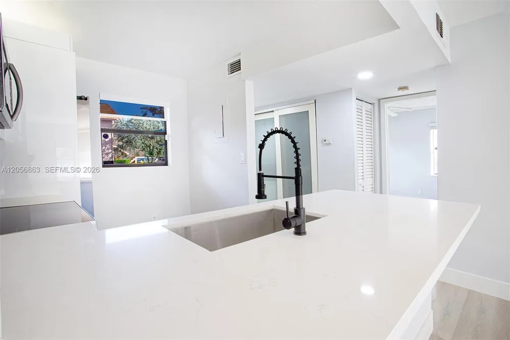 1000 NW 106th Ter #101 Pembroke Pines, FL 33026