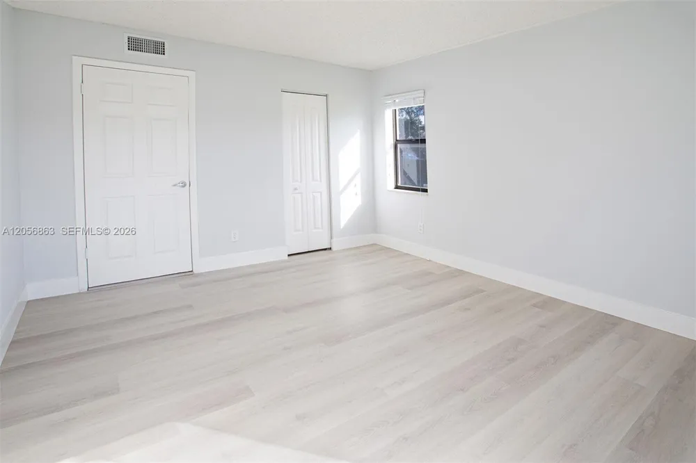 1000 NW 106th Ter #101 Pembroke Pines, FL 33026