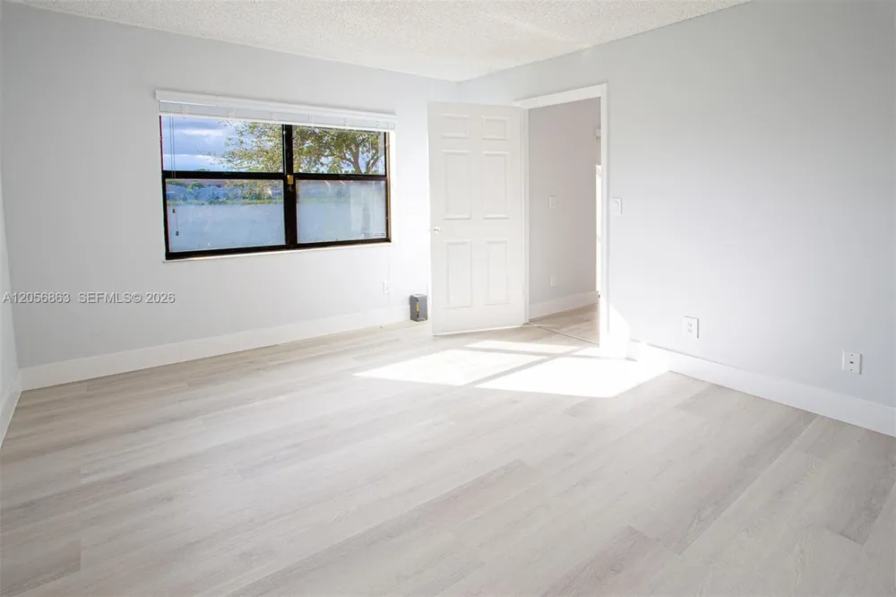 1000 NW 106th Ter #101 Pembroke Pines, FL 33026