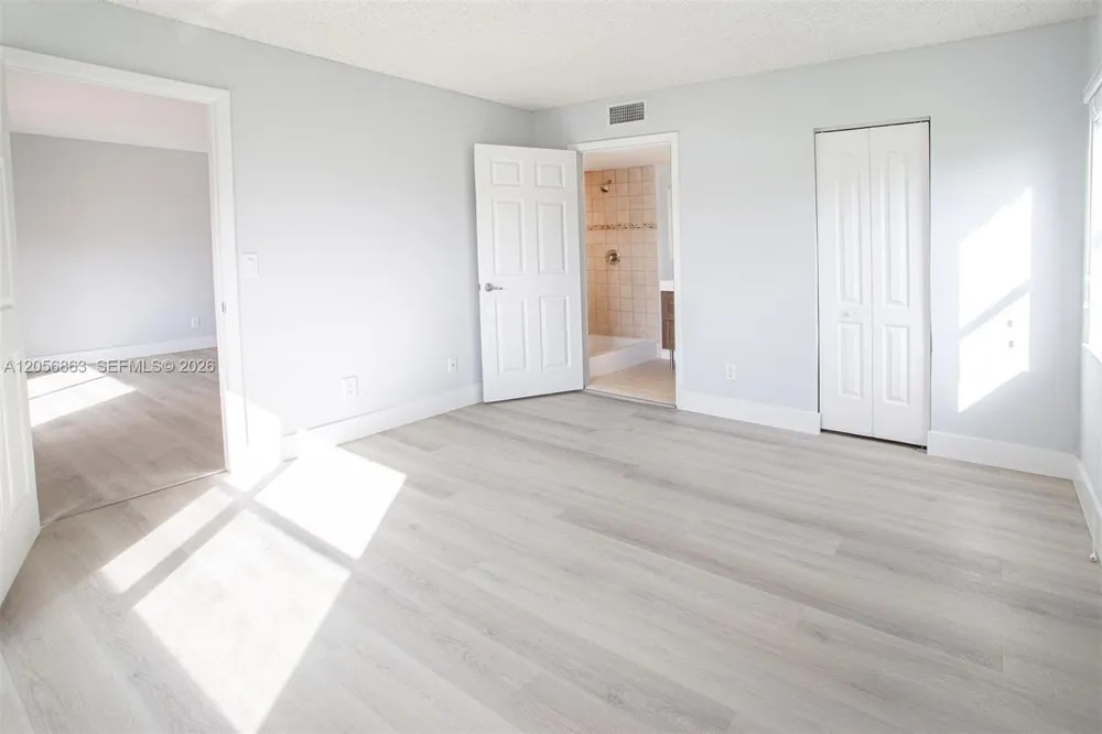 1000 NW 106th Ter #101 Pembroke Pines, FL 33026