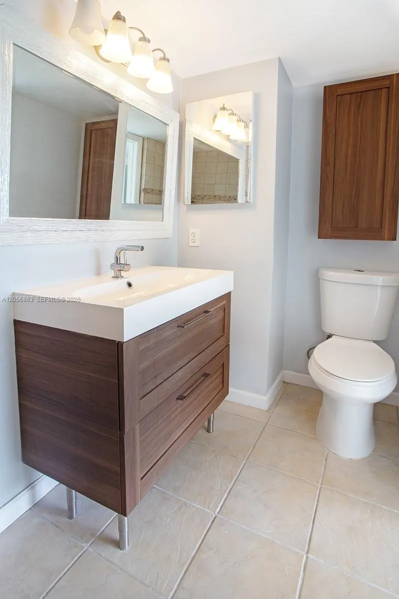 1000 NW 106th Ter #101 Pembroke Pines, FL 33026