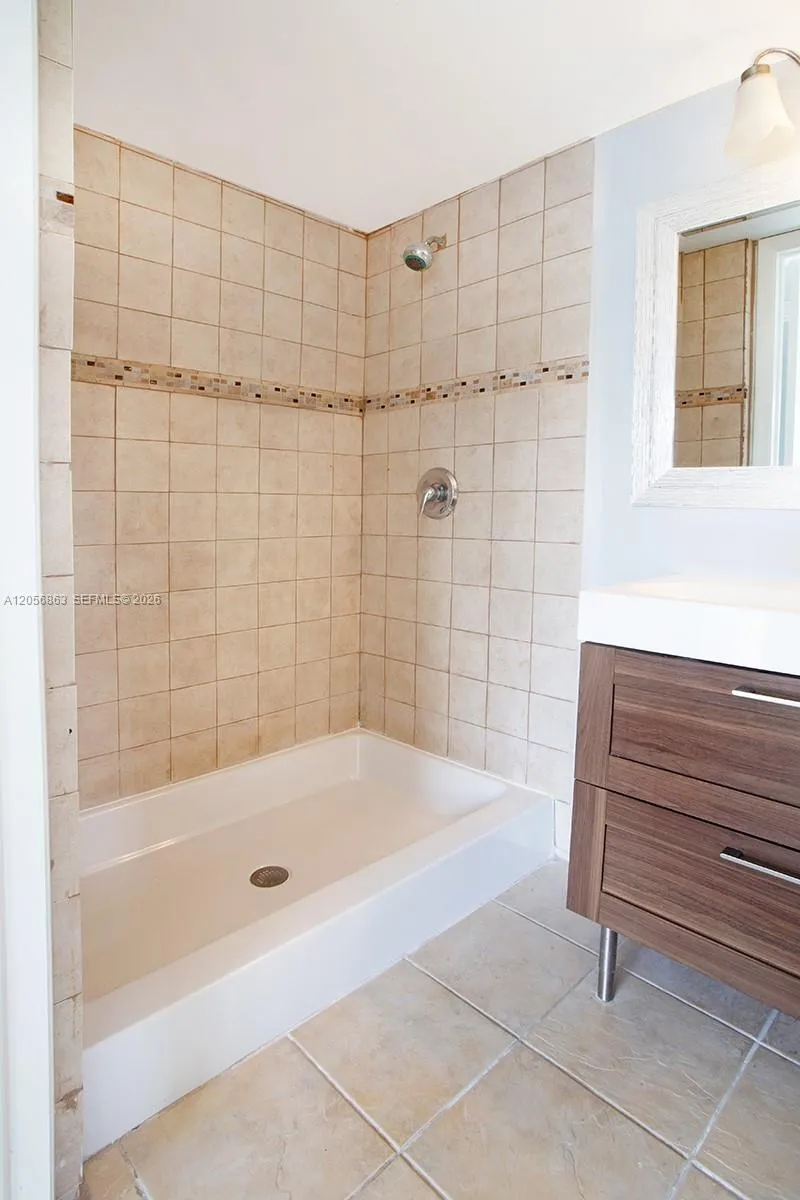 1000 NW 106th Ter #101 Pembroke Pines, FL 33026