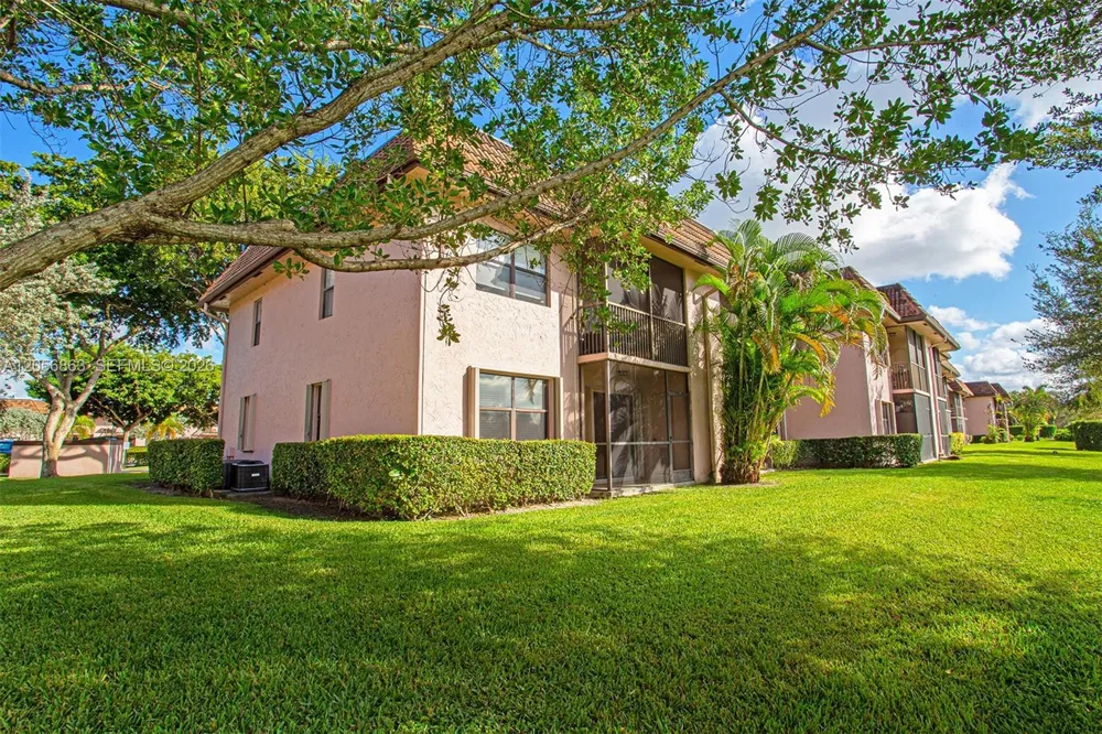 1000 NW 106th Ter #101 Pembroke Pines, FL 33026