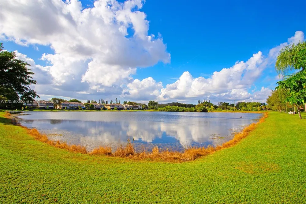 1000 NW 106th Ter #101 Pembroke Pines, FL 33026