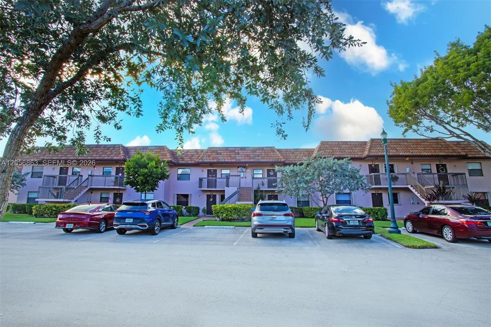 1000 NW 106th Ter #101 Pembroke Pines, FL 33026