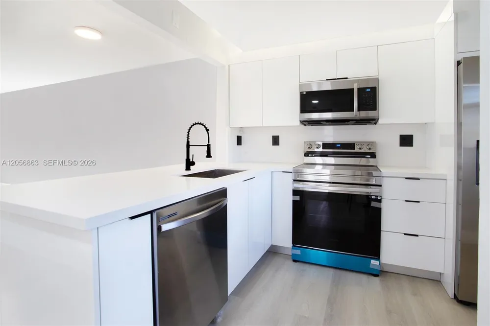 1000 NW 106th Ter #101 Pembroke Pines, FL 33026