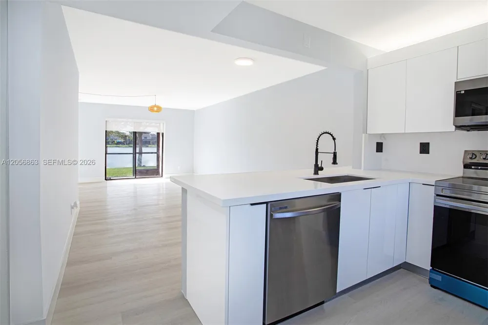 1000 NW 106th Ter #101 Pembroke Pines, FL 33026