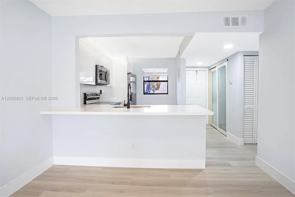 1000 NW 106th Ter #101 Pembroke Pines, FL 33026