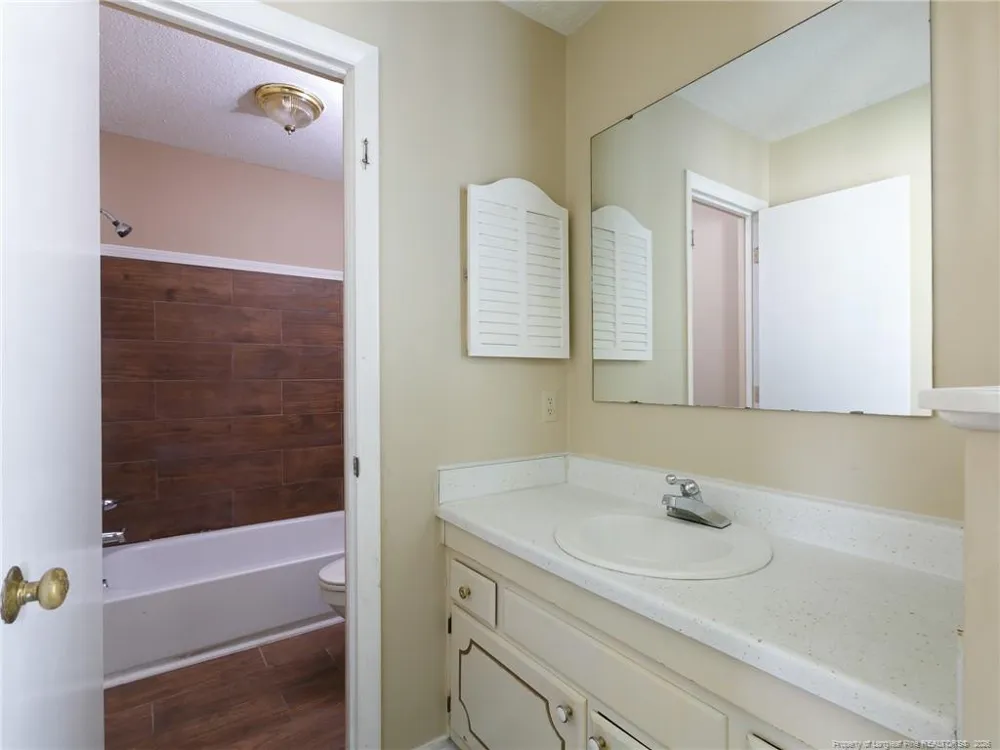 3249 Glenmore Drive Hope Mills, NC 28348