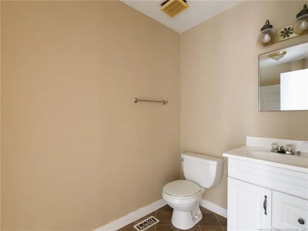3249 Glenmore Drive Hope Mills, NC 28348