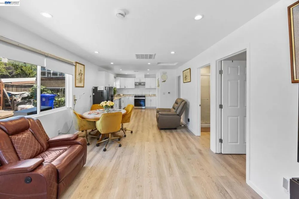 2000 Miramar Ave Castro Valley, CA 94578