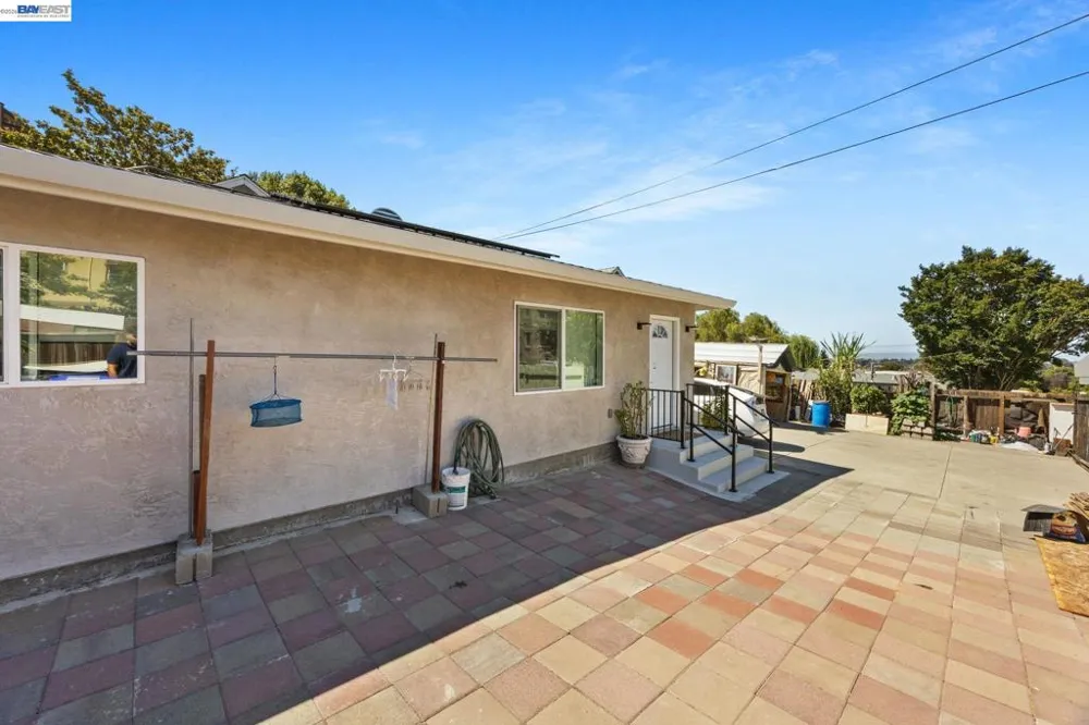 2000 Miramar Ave Castro Valley, CA 94578