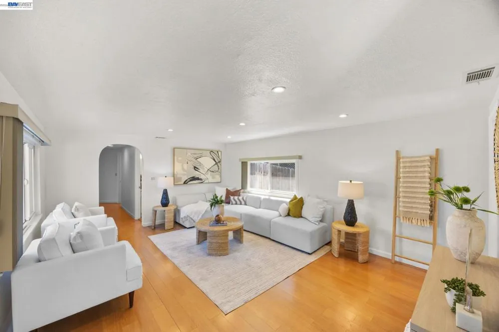 2000 Miramar Ave Castro Valley, CA 94578