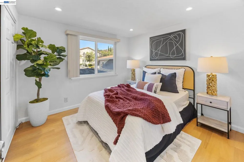 2000 Miramar Ave Castro Valley, CA 94578