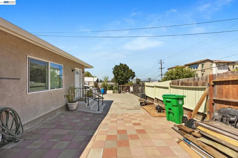 2000 Miramar Ave Castro Valley, CA 94578