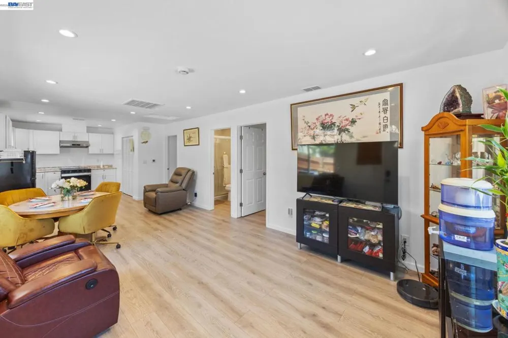 2000 Miramar Ave Castro Valley, CA 94578