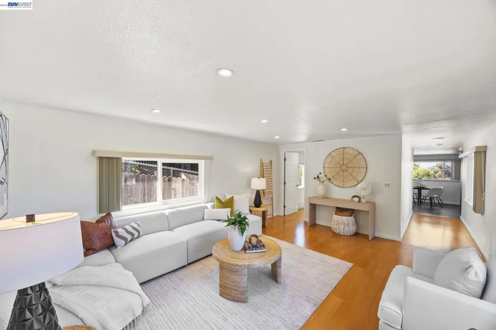 2000 Miramar Ave Castro Valley, CA 94578