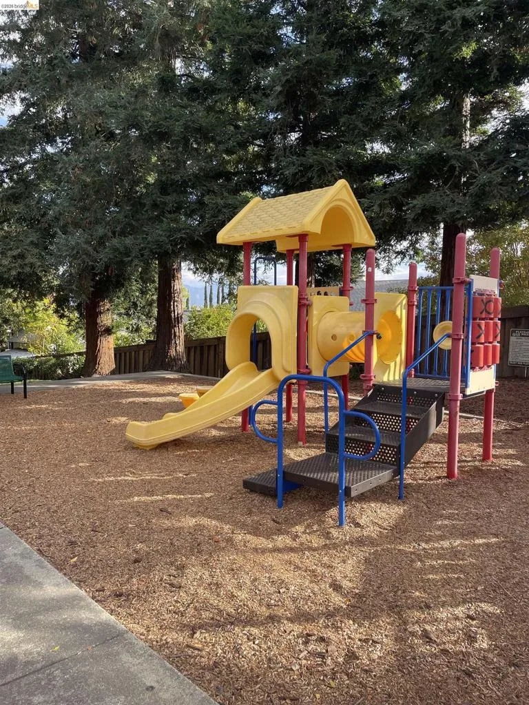 2239 Southwest Ct Martinez, CA 94553