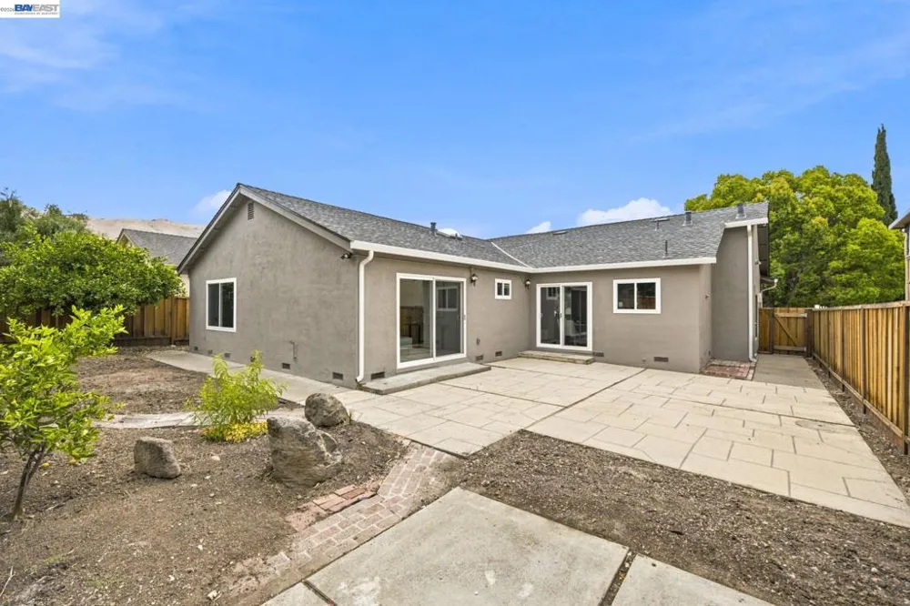 801 Lippert Ave Fremont, CA 94539