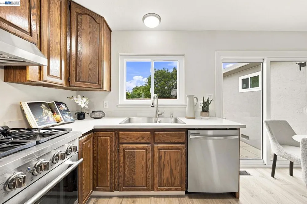 801 Lippert Ave Fremont, CA 94539