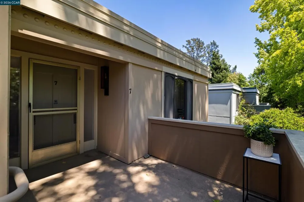 1348 Rockledge Lane #7 Walnut Creek, CA 94595