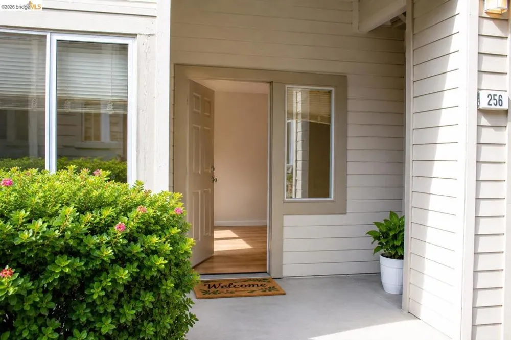 256 Napoli Ct Hercules, CA 94547